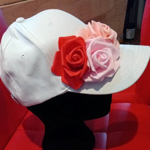 Dani'z Hatz.  Pure cotton, and washed cotton white baseball hat with buckle. - Picture 1 of 4